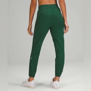 💥LIKE NEW💥 Lululemon Adapted State High-Rise Jogger 28" - SZ 6 - Green